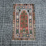 Vintage Kilim Rug - 2.53x4.20 ft - Image 2