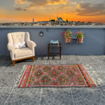 Vintage Kilim Rug - 3.22x5.58 ft