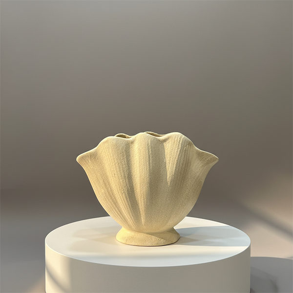 Handmade shell-inspired ceramic vase 18x24 cm Feng Shui design from Cappadocia